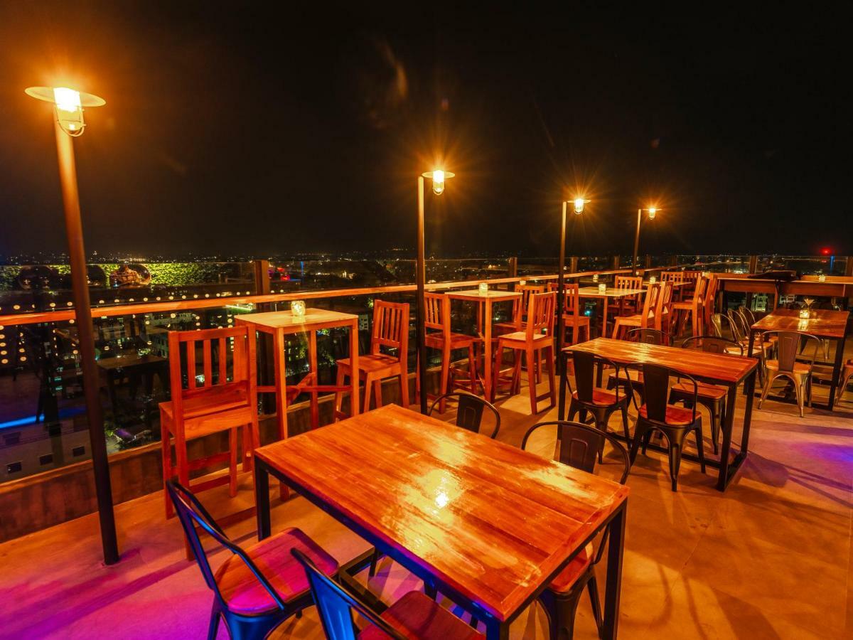 The Hotel Nova Mandalay Luaran gambar